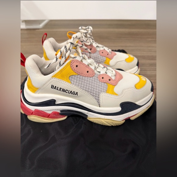 Balenciaga Triple S sneakers - Picture 5 of 10